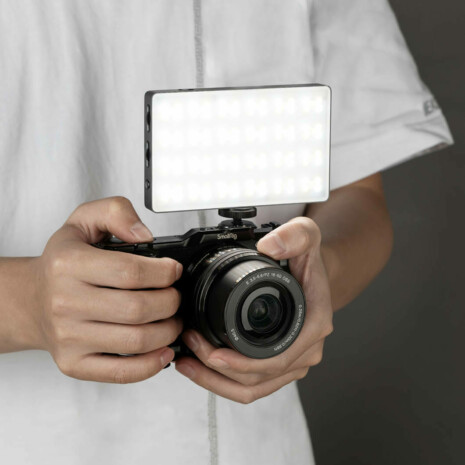 SMALLRIG 3808 RGB VIDEOLIGHT RM120 LONG BATTERY LIFE SMALLRIG 3808 RGB VIDEOLIGHT RM120 LONG BATTERY LIFE
