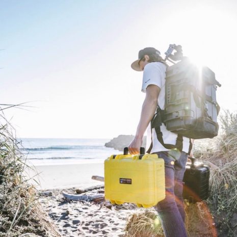 1060w B&W Outdoorcase Lifestyle5 1060w B&W Outdoorcase Lifestyle5