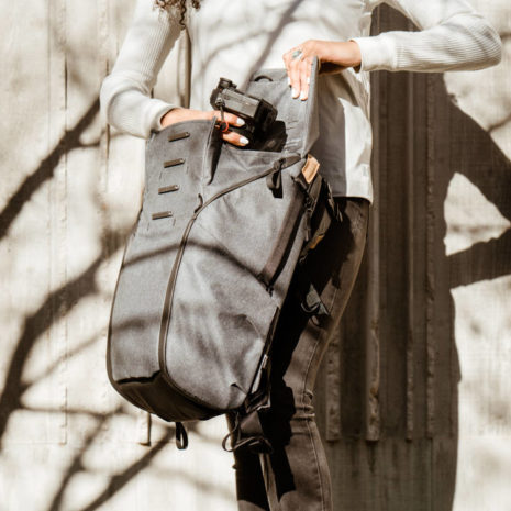 PEAK DESIGN EVERYDAY BACKPACK 20L V2 CHARCOAL PEAK DESIGN EVERYDAY BACKPACK 20L V2 CHARCOAL